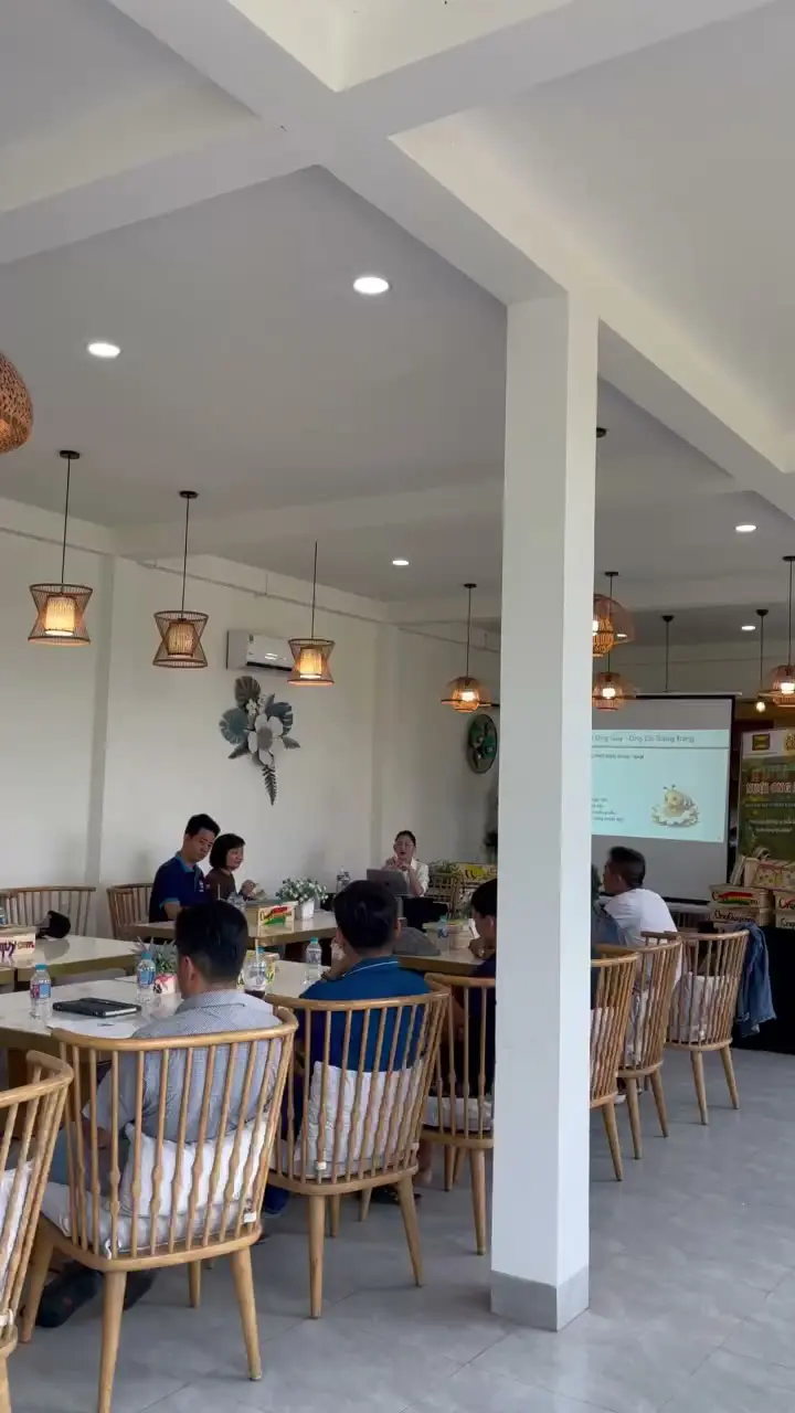 Toàn cảnh phòng học lớp nuôi ong dú